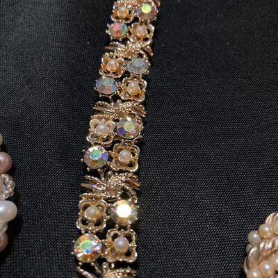 3 pc Vintage Faux Pearl Jewelry Set