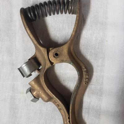 Copper welding clamp for ground