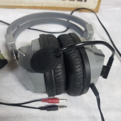 Hamilton gaming phones with microphone