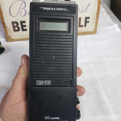 Realistic TRC216 handheld radio