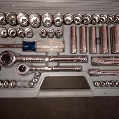 ts2860 - Craftsman socket and wrench set