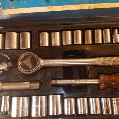 ts2874 - 40 pc sae and metric rachet socket set complete