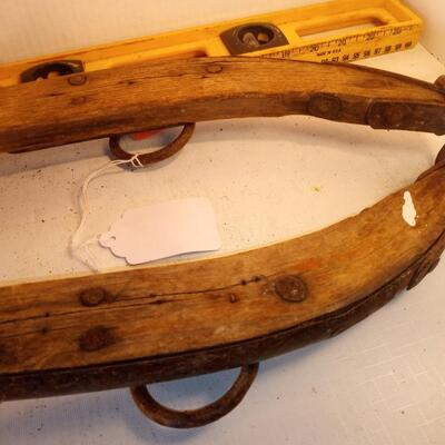 ts2878 - Vntg Pair 24â€ Primitive Horse Hamess Collar Harness Cast Iron Wood Western very good condition