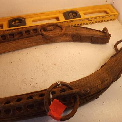 ts2878 - Vntg Pair 24â€ Primitive Horse Hamess Collar Harness Cast Iron Wood Western very good condition