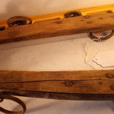 ts2878 - Vntg Pair 24â€ Primitive Horse Hamess Collar Harness Cast Iron Wood Western very good condition