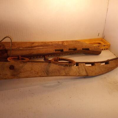 ts2880 - - Vntg Pair 24â€ Primitive Horse Hamess Collar Harness Cast Iron Wood Western cool and very good condition
