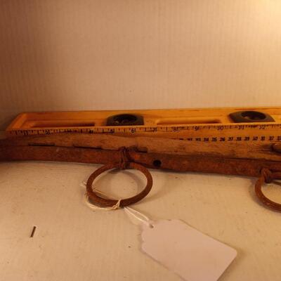 ts2881 - 1  24" Primitive Horse Harness Collar 3 one like pair ts2880.

