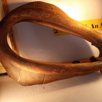 ts2882 - Vintage leather horse collar in VERY good condidtion
