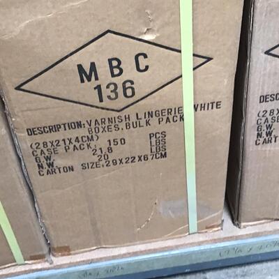 30 boxes of gift boxes