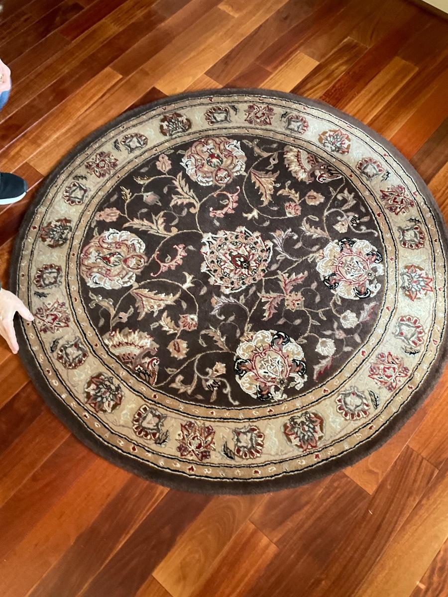 4’ Round Rug