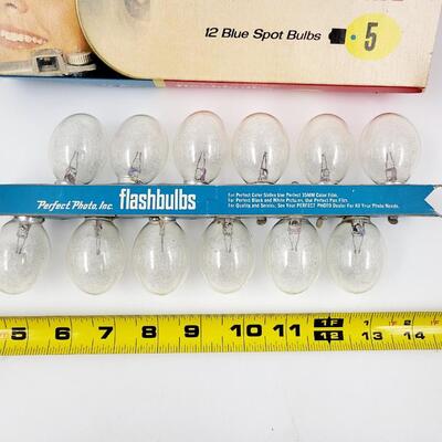 VINTAGE PERFECT FLASH BULBS - UNUSED