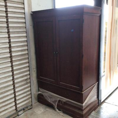 Entertainment armoire