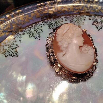 12K GF Gold Filled Carved Shell Cameo Pendant Pin Brooch