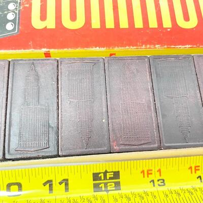 VINTAGE HALSAM DOUBLE-SIX WOODEN DOMINOES - EMPIRE STATE BUILDING