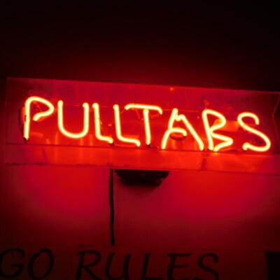 Neon Sign 'Pull Tabs' Wall Hanging Sign