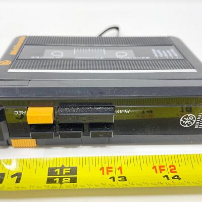 GE MINI CASSETTE TAPE PLAYER & RECORDER