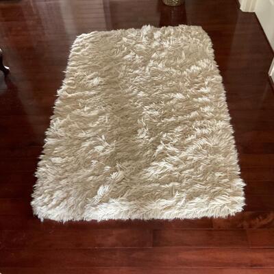 3â€™ x 5â€™ Crate and barrel Celeste Rug 100% New Zealand Wool 1 of 2