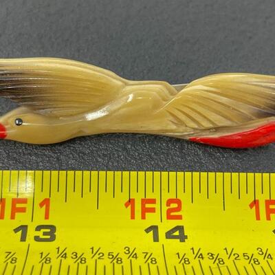 VINTAGE DEPOSE CARVED STORK BIRD BROOCH W/ TROMBONE CLASP