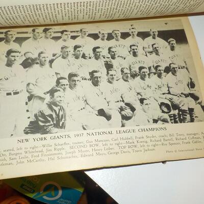 1939 Who's Who Magazine , Major Baseball League.