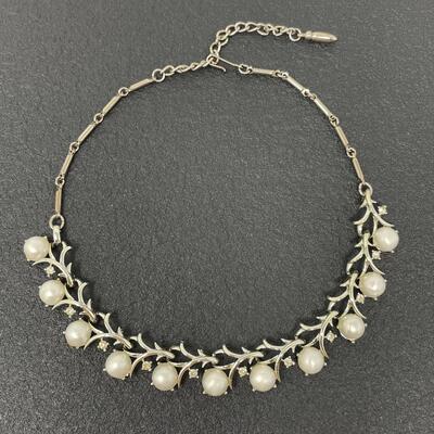 VINTAGE CORO FAUX PEARL & RHINESTONE CHOKER NECKLACE