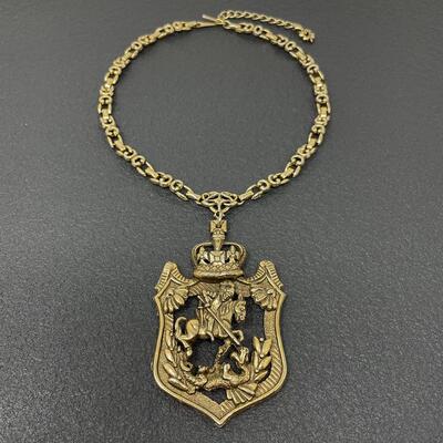 VINTAGE LARGE MEDIEVAL STYLE SHIELD NECKLACE W/ KNIGHT & DRAGON