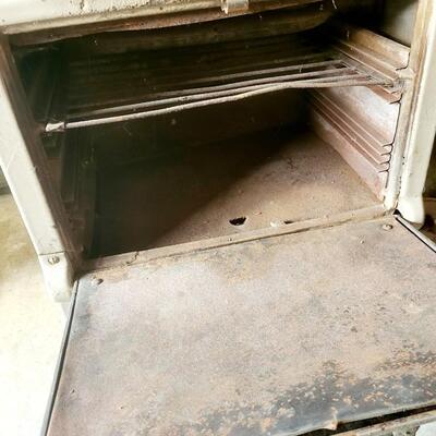 ANTIQUE WASHINGTON JUNIOR GAS STOVE - PROJECT PIECE