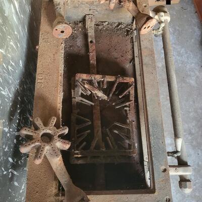 ANTIQUE WASHINGTON JUNIOR GAS STOVE - PROJECT PIECE