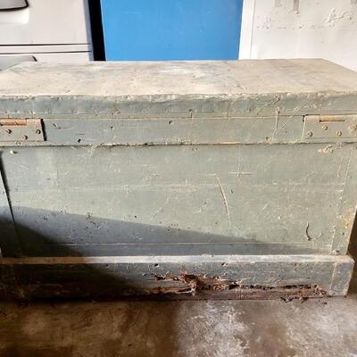 ANTIQUE JOURNEYMAN TRUNK WITH EXTRAS