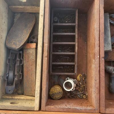 ANTIQUE JOURNEYMAN TRUNK WITH EXTRAS