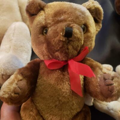 lot of 5 great Western bears moving parts on these stuffed animals