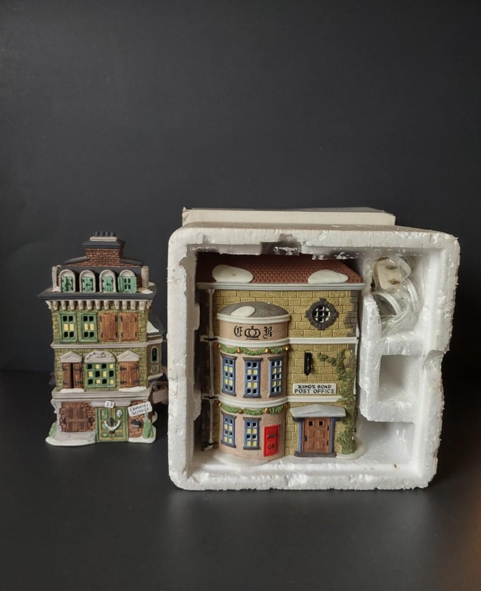 LOT 44D Dept 56 Kings Road Post Office & Ebenezer Scrooge