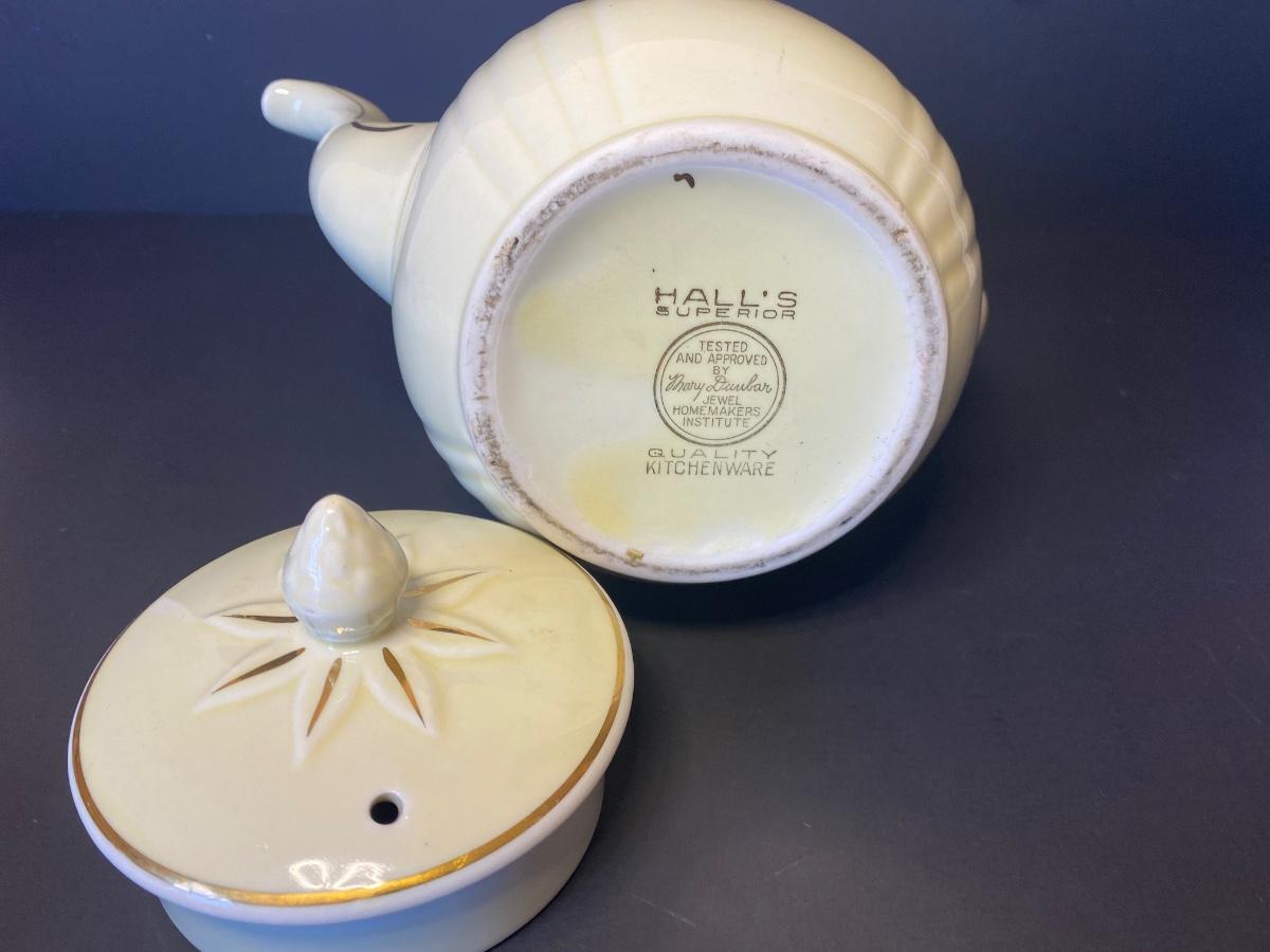 LOT 88G Hall’s Kitchenware Teapot "Autumn Leaf" Pattern