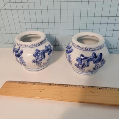 2 little saki cups vintage