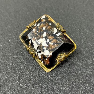 VINTAGE BLACK SPECKLED STONE BROOCH