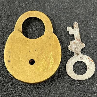 VINTAGE MINI PADLOCK & KEY