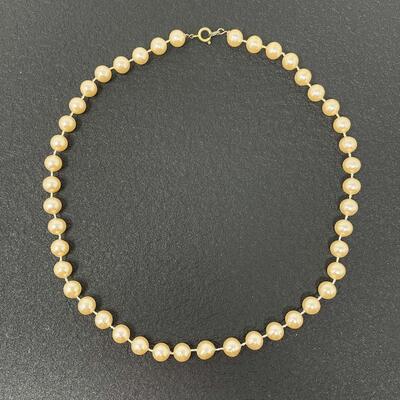 VINTAGE FAUX PEARL CHOKER NECKLACE
