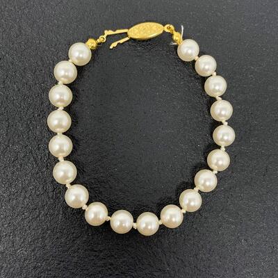 VINTAGE FAUX PEARL NECKLACE & BRACELET SET