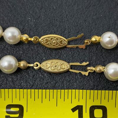 VINTAGE FAUX PEARL NECKLACE & BRACELET SET
