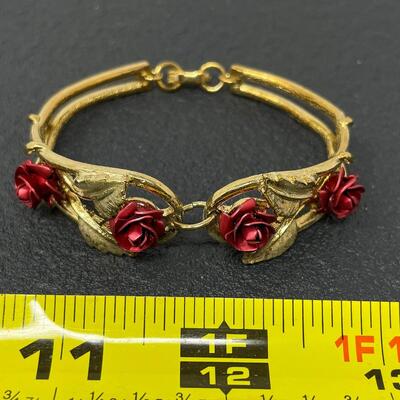 VINTAGE AMERICAN BEAUTY â€œTHE ART OF BEAUTYâ€ RED ROSE JEWELRY SET