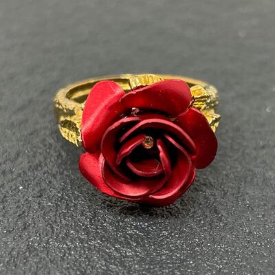 VINTAGE AMERICAN BEAUTY â€œTHE ART OF BEAUTYâ€ RED ROSE JEWELRY SET
