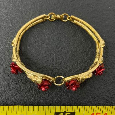 VINTAGE AMERICAN BEAUTY â€œTHE ART OF BEAUTYâ€ RED ROSE JEWELRY SET