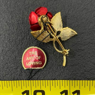 VINTAGE AMERICAN BEAUTY â€œTHE ART OF BEAUTYâ€ RED ROSE JEWELRY SET