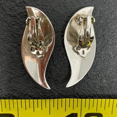 VINTAGE BLACK & SILVER TONED LEAF EARRINGS