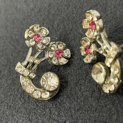 VINTAGE SILVER TONED RHINESTONE FLORAL EARRINGS