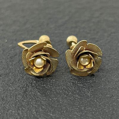 VINTAGE GOLD TONED ROSE EARRINGS