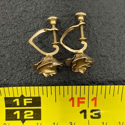 VINTAGE GOLD TONED ROSE EARRINGS