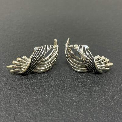 VINTAGE SILVER TONED UNIQUE EARRINGS