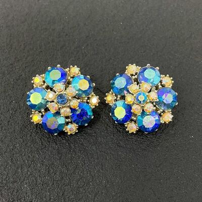 VINTAGE BLUE JEWELED CLUSTER EARRINGS