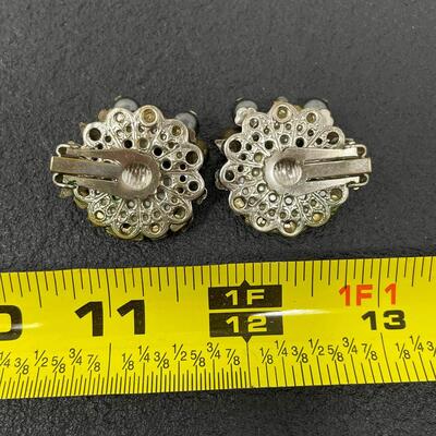 VINTAGE ORNATE EARRINGS W/ WHITE STYLE