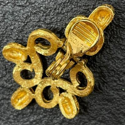VINTAGE MONET GOLD TONED ORNATE EARRINGS